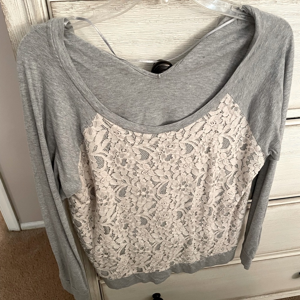 Lace grey and white top
